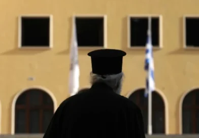 სასულიერო პირი ყოფილი პარტნიორის საჩივრის საფუძველზე დააკავეს